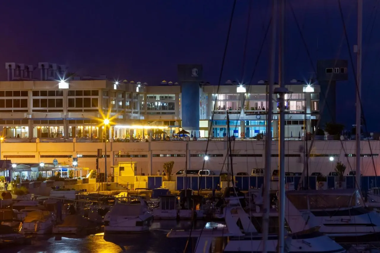 דירות Radazul Marina Seafront 5
