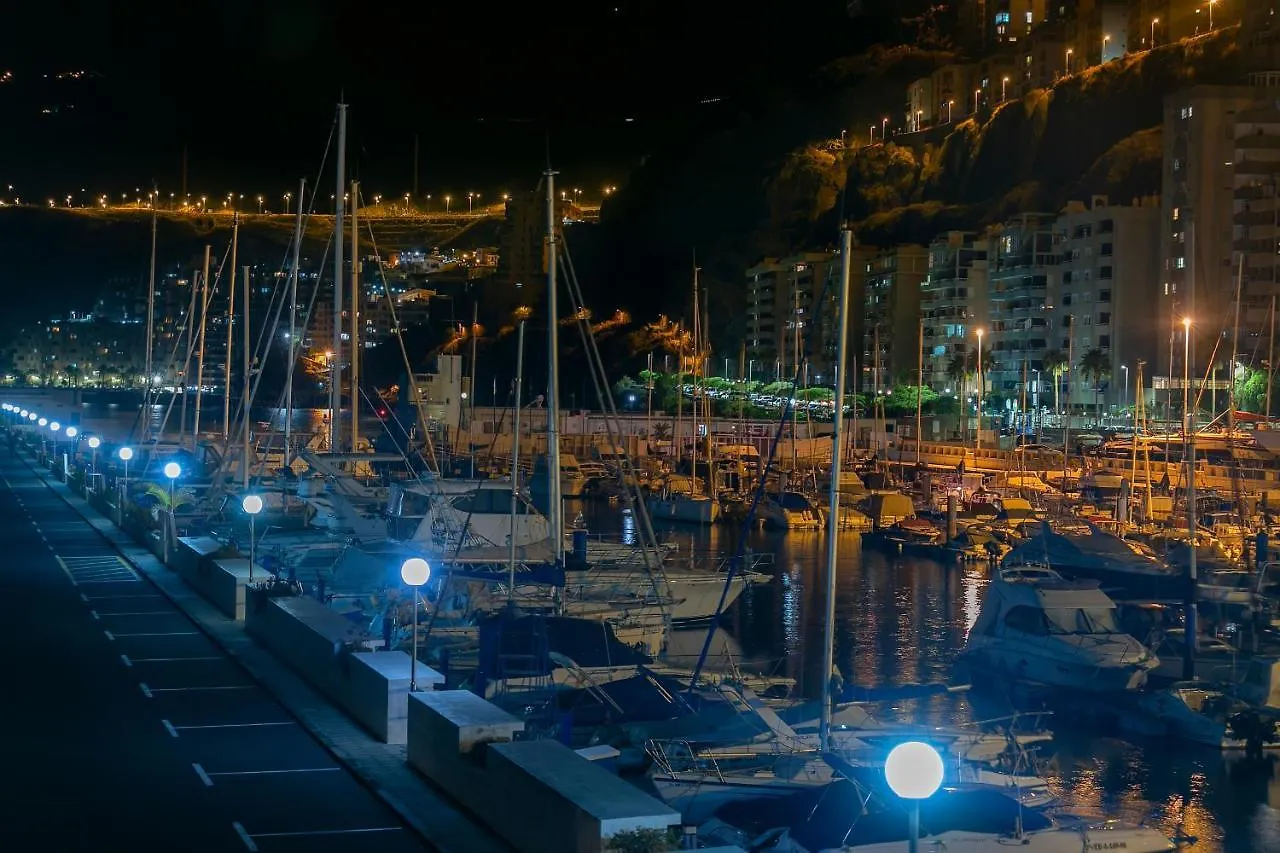 דירות Radazul Marina Seafront 5